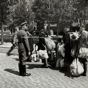 Amsterdam - Roundup of Jewish residents - Ferdinand aus der Fünten - Vrijheidslaan Amsterdam - 1943 - Razzia - deportatie